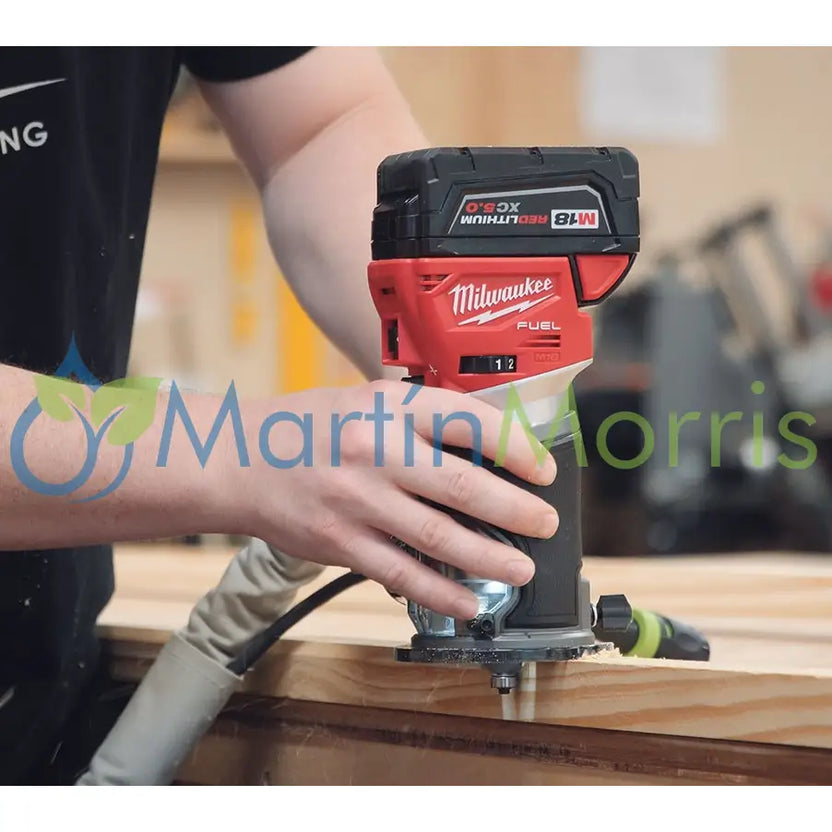 Fresadora/Router Compacto Milwaukee 2723-20 M18 FUEL™