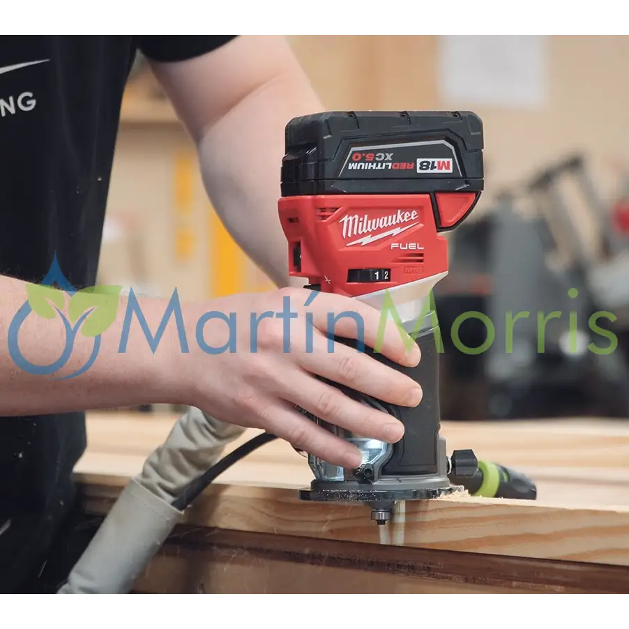 Fresadora/Router Compacto Milwaukee 2723-20 M18 FUEL™