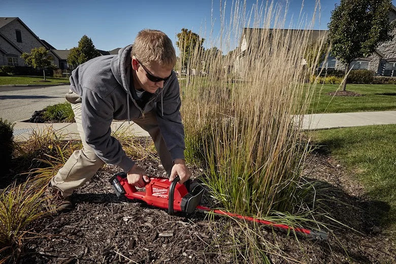 Corta Cerco Milwaukee M18 FUEL de 24’’ 610mm Sin Batería ni Cargador