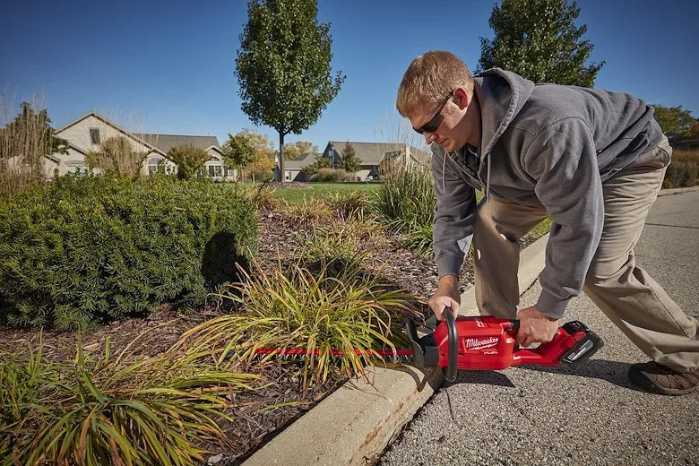 Corta Cerco Milwaukee M18 FUEL de 24’’ 610mm Sin Batería ni Cargador