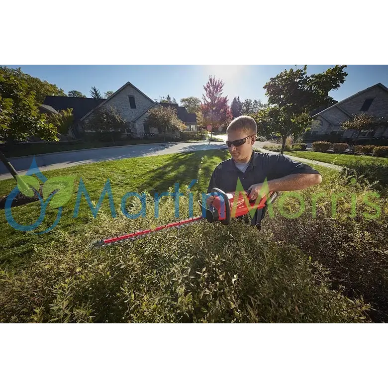 Corta Cerco Milwaukee M18 FUEL de 24" 610mm Sin Batería ni Cargador